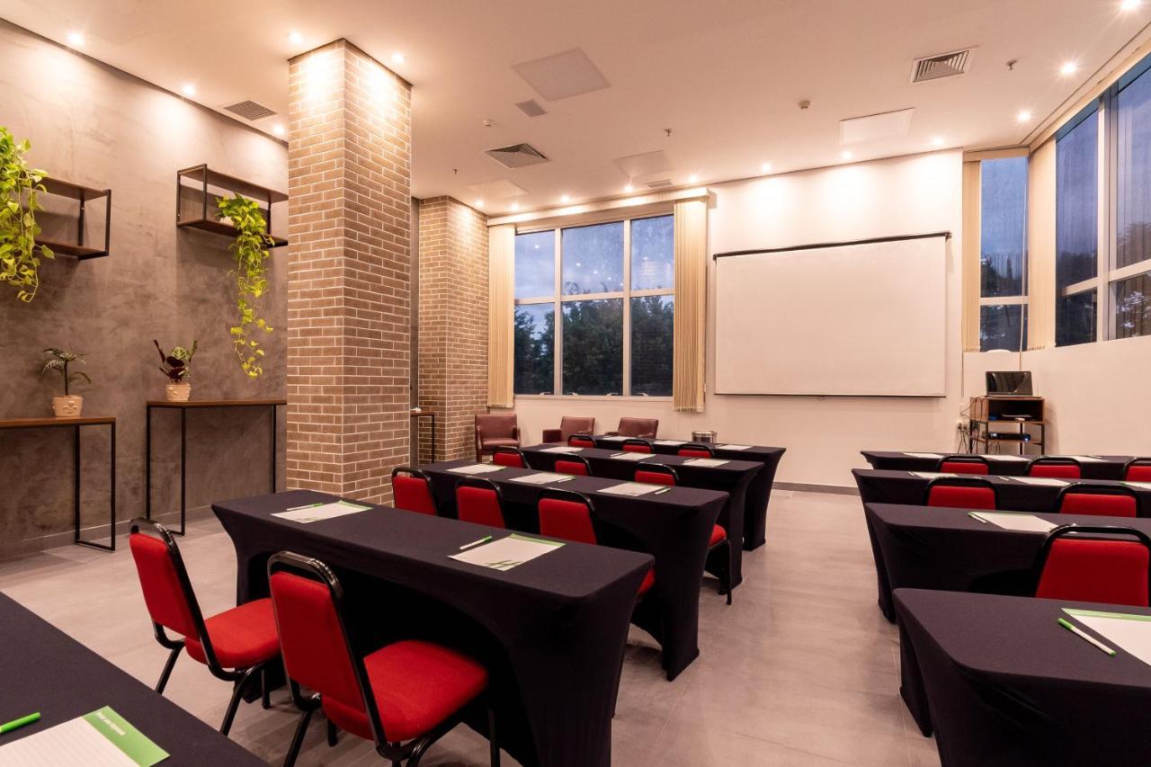 Holiday Inn Manaus By Ihg Exterior photo